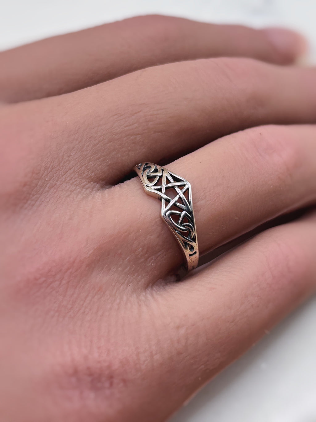 Celtic Knot Silver Ring, Minimalist 925 Sterling Silver Band, Symbolic Eternal Knot Ring, Everyday Jewelry