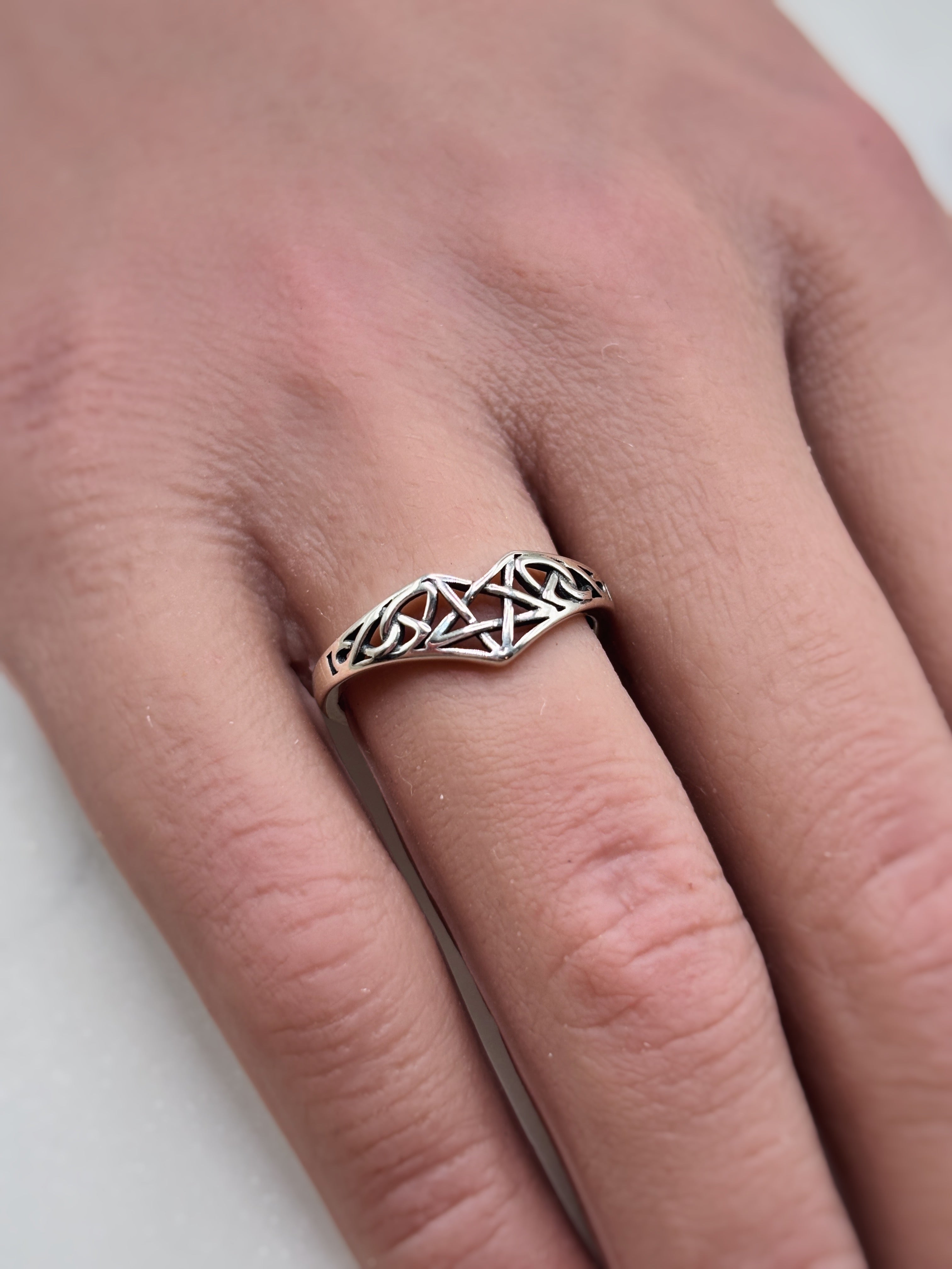 Celtic Knot Silver Ring, Minimalist 925 Sterling Silver Band, Symbolic Eternal Knot Ring, Everyday Jewelry