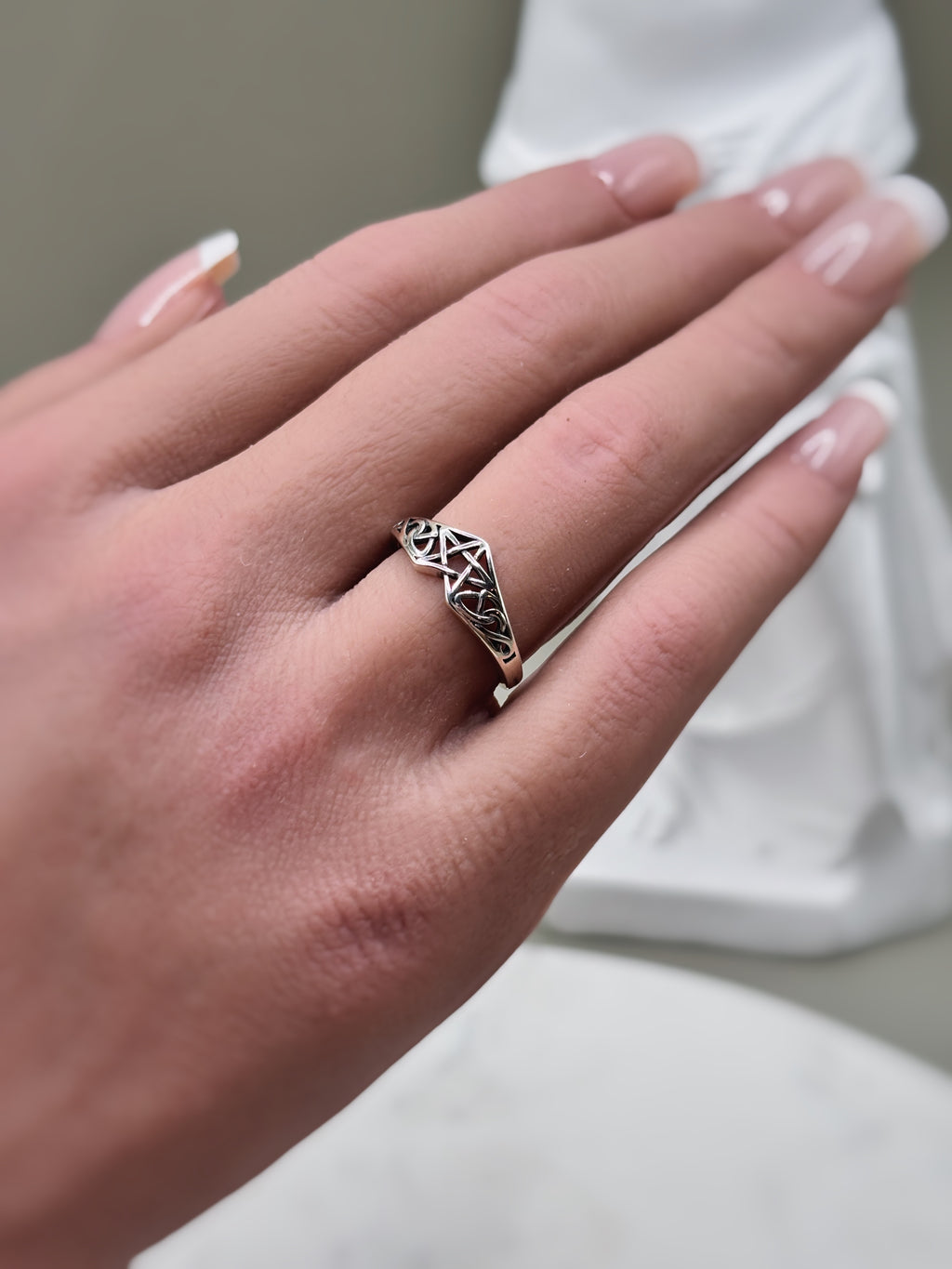 Celtic Knot Silver Ring, Minimalist 925 Sterling Silver Band, Symbolic Eternal Knot Ring, Everyday Jewelry