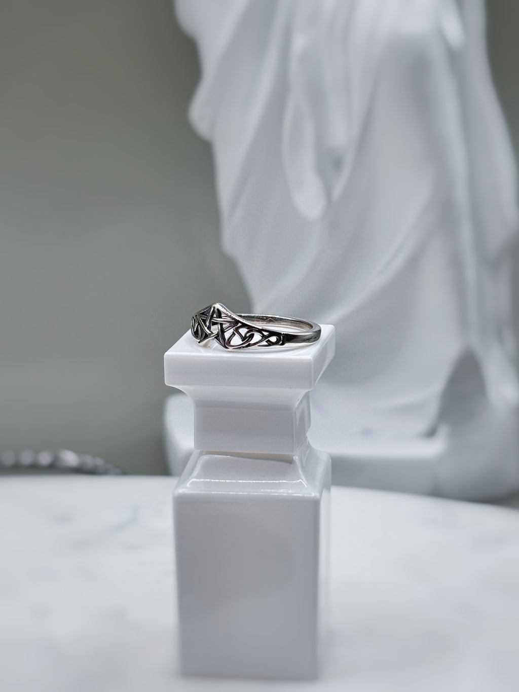 Celtic Knot Silver Ring, Minimalist 925 Sterling Silver Band, Symbolic Eternal Knot Ring, Everyday Jewelry